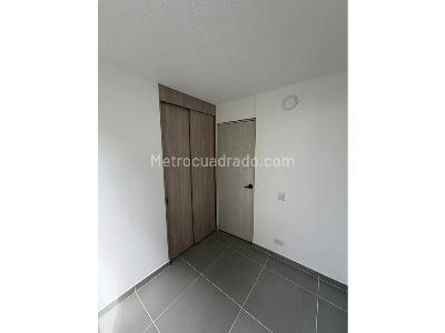 Apartamento de 3 alcobas en venta en El Rincón, Medellín, 57 m² · foto 9 de 11