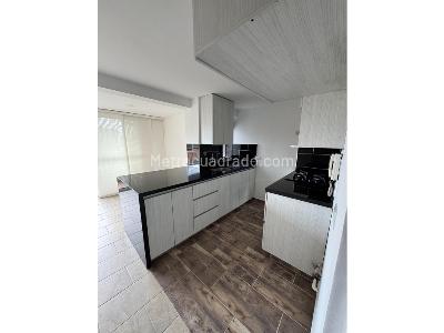 Apartamento de 3 alcobas en venta en Los Bernal, Medellín, 68 m² · foto 1 de 20