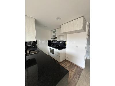 Apartamento de 3 alcobas en venta en Los Bernal, Medellín, 68 m² · foto 2 de 20