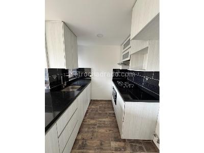 Apartamento de 3 alcobas en venta en Los Bernal, Medellín, 68 m² · foto 4 de 20