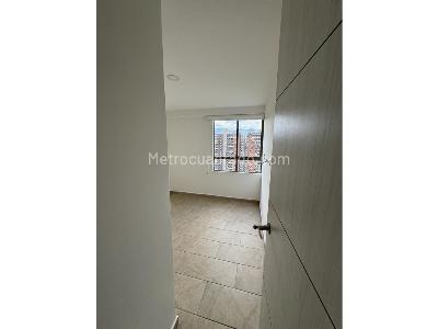 Apartamento de 3 alcobas en venta en Los Bernal, Medellín, 68 m² · foto 6 de 20