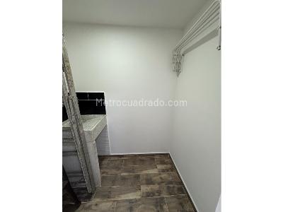 Apartamento de 3 alcobas en venta en Los Bernal, Medellín, 68 m² · foto 9 de 20