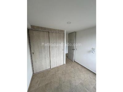 Apartamento de 3 alcobas en venta en Los Bernal, Medellín, 68 m² · foto 12 de 20