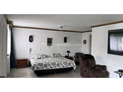 Apartamento de 3 alcobas en venta en El Poblado, Medellín, 206 m² · foto 16 de 20
