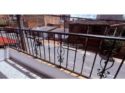 Casa de 4 alcobas en venta en La Paz, Envigado, 122 m² · foto 2 de 12