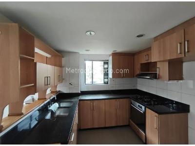 Apartamento de 3 alcobas en venta en La Mota, Medellín, 83 m² · foto 4 de 20