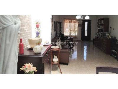 Casa de 4 alcobas en venta en Belen Rosales, Medellín, 90 m² · foto 3 de 14