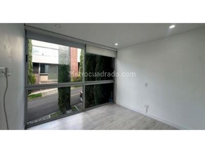 Casa de 3 alcobas en venta en Loma El Atravesado, Envigado, 290 m² · foto 5 de 20
