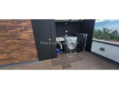 Casa de 3 alcobas en venta en Loma El Atravesado, Envigado, 290 m² · foto 12 de 20