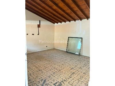 Casa de 5 alcobas en venta en La Magnolia, Envigado, 168 m² · foto 5 de 20