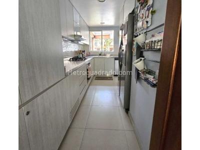 Casa de 3 alcobas en venta en Envigado, Envigado, 220 m² · foto 8 de 16