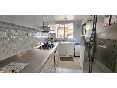 Casa de 3 alcobas en venta en Envigado, Envigado, 220 m² · foto 9 de 16