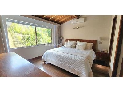 Casa de 3 alcobas en venta en Envigado, Envigado, 220 m² · foto 10 de 16