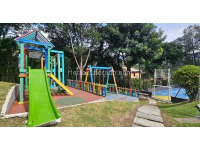 Casa de 3 alcobas en venta en Envigado, Envigado, 220 m² · foto 14 de 16
