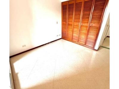 Apartamento de 3 alcobas en venta en Las Acacias, Medellín, 100 m² · foto 2 de 10