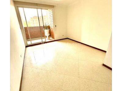 Apartamento de 3 alcobas en venta en Las Acacias, Medellín, 100 m² · foto 3 de 10