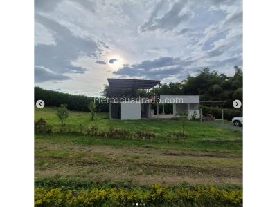 Casa de 5 alcobas en venta en Vereda La Honda, Pereira, 300 m² · foto 3 de 4