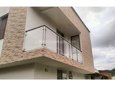 Casa de 4 alcobas en venta en Pueblo Tapao, Armenia, 196 m² · foto 2 de 20