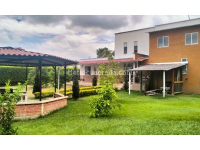 Casa de 4 alcobas en venta en Pueblo Tapao, Armenia, 196 m² · foto 3 de 20