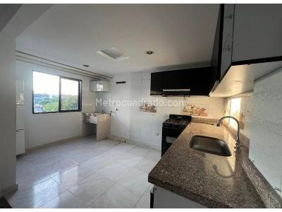 Apartamento en venta en Corales, Pereira · foto 2 de 9