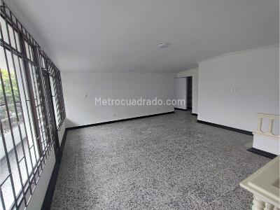 Casa de 5 alcobas en venta en La Elvira, Pereira, 500 m² · foto 2 de 9