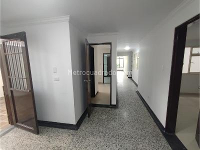 Casa de 5 alcobas en venta en La Elvira, Pereira, 500 m² · foto 3 de 9