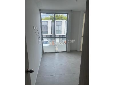 Casa en venta en Jardines De La Villa Nova, Pereira · foto 2 de 11