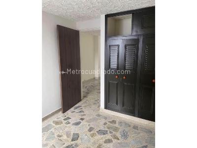Apartamento de 3 alcobas en venta en Los Alamendros, Pereira, 50 m² · foto 2 de 7