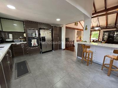 Apartamento de 3 alcobas en venta en Lindaraja, Bogotá, 175 m² · foto 15 de 20