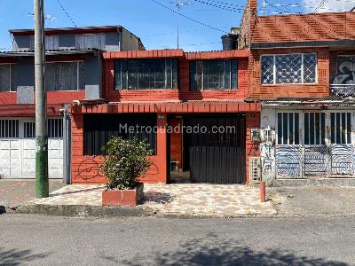 Casa de 3 alcobas en venta en La Camelia, Bogotá, 190 m² · foto 2 de 19