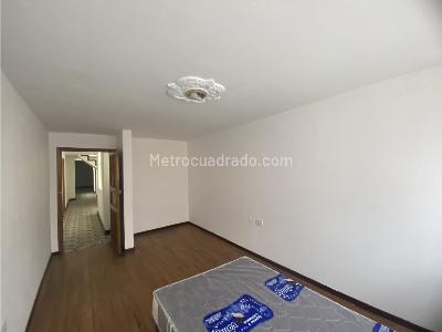 Casa de 5 alcobas en venta en Fatima, Bogotá, 390 m² · foto 2 de 20