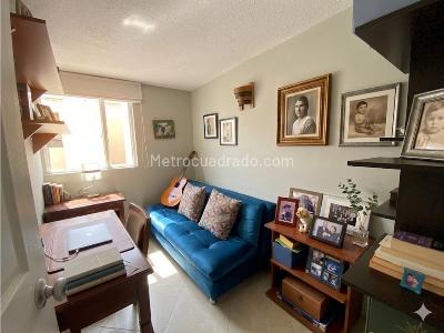 Apartamento de 3 alcobas en venta en La Francia, Bogotá, 74 m² · foto 4 de 12
