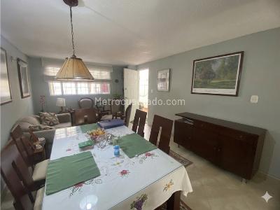 Apartamento de 3 alcobas en venta en La Francia, Bogotá, 74 m² · foto 5 de 12