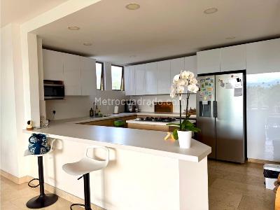 Apartamento de 3 alcobas en venta en Ciudad Jardin, Cali, 231 m² · foto 7 de 20