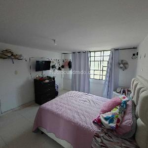 Casa de 5 alcobas en venta en Albania, Bucaramanga, 320 m² · foto 2 de 19