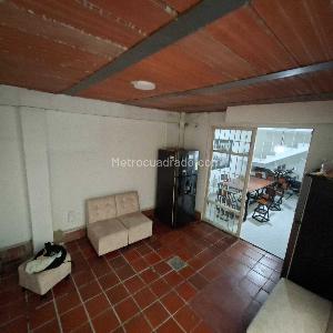 Casa de 5 alcobas en venta en Albania, Bucaramanga, 320 m² · foto 3 de 19