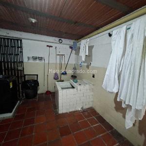 Casa de 5 alcobas en venta en Albania, Bucaramanga, 320 m² · foto 8 de 19