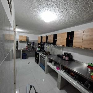 Casa de 5 alcobas en venta en Albania, Bucaramanga, 320 m² · foto 9 de 19