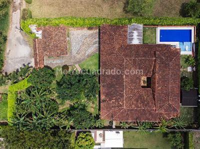 Casa de 5 alcobas en venta en San Simon De La Pradera, Floridablanca, 523 m² · foto 8 de 14