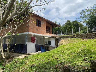 Casa de 5 alcobas en venta en Floridablanca, Floridablanca, 2000 m² · foto 2 de 11