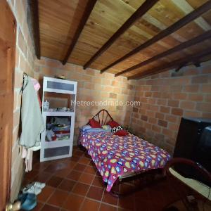Casa de 5 alcobas en venta en Floridablanca, Floridablanca, 2000 m² · foto 4 de 11