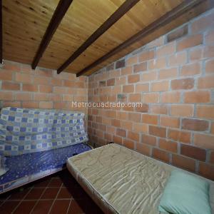 Casa de 5 alcobas en venta en Floridablanca, Floridablanca, 2000 m² · foto 5 de 11