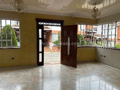 Casa de 4 alcobas en venta en Cañaveral, Floridablanca, 330 m² · foto 2 de 11