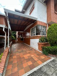 Casa de 4 alcobas en venta en Cañaveral, Floridablanca, 330 m² · foto 9 de 11