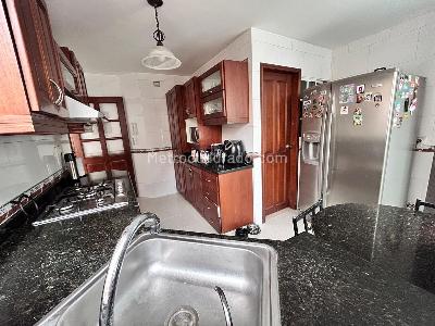 Casa de 3 alcobas en venta en Lagos Del Cacique, Bucaramanga, 219 m² · foto 6 de 20