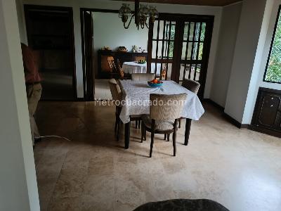 Apartamento de 4 alcobas en venta en Cabecera Del Llano, Bucaramanga, 235 m² · foto 2 de 10