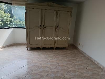 Apartamento de 4 alcobas en venta en Cabecera Del Llano, Bucaramanga, 235 m² · foto 8 de 10