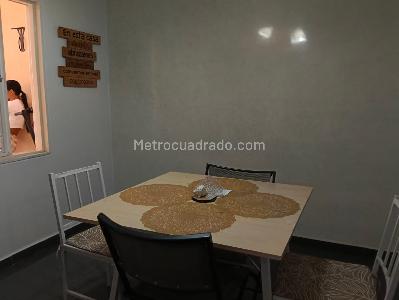 Casa de 5 alcobas en venta en Floridablanca, Bucaramanga, 133 m² · foto 3 de 12