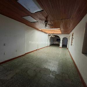 Casa de 4 alcobas en venta en El Prado, Bucaramanga, 320 m² · foto 2 de 11