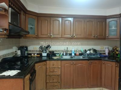 Casa de 4 alcobas en venta en La Riviera, Floridablanca, 144 m² · foto 3 de 11